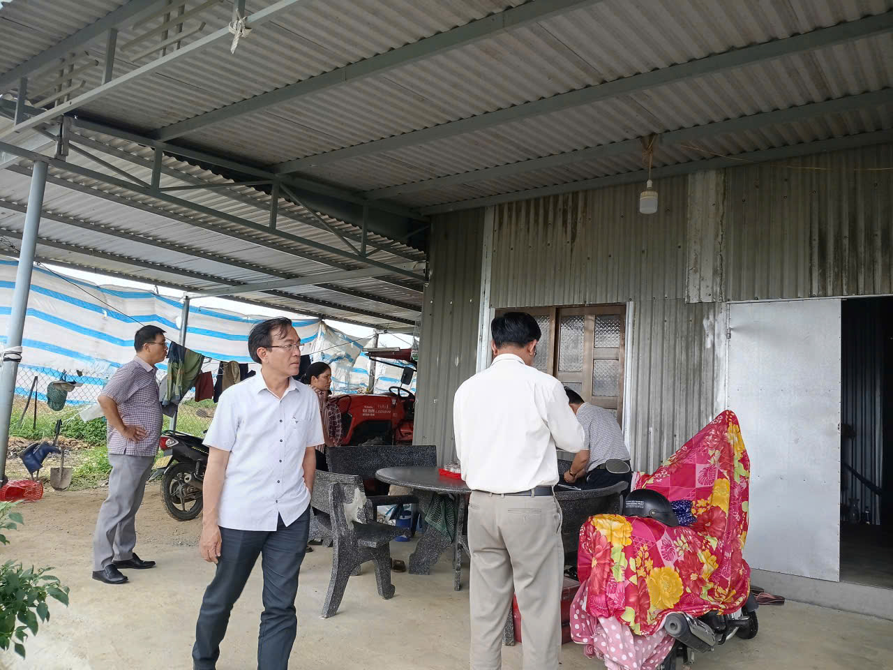 LÃNH ĐẠO XÃ XUÂN THỌ KIỂM TRA, VẬN ĐỘNG NHÂN DÂN ỨNG PHÓ VỚI BÃO SỐ 13 (KALMAEGI) TẠI CÁC KHU VỰC NGUY CƠ TRÊN ĐỊA BÀN XÃ XUÂN THỌ